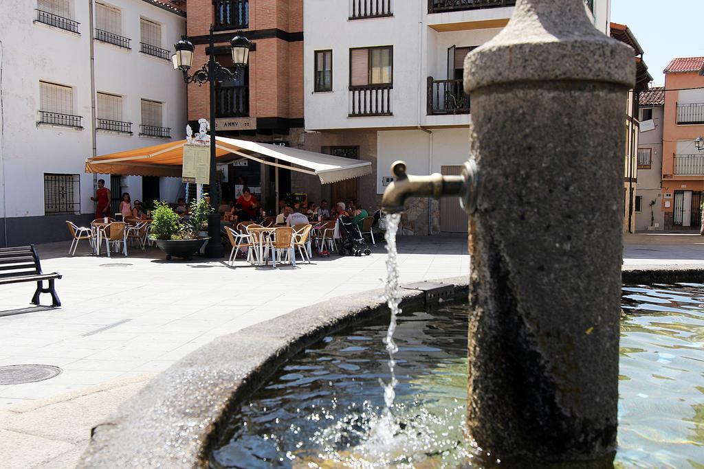Hostal Yessy Candeleda Exterior foto
