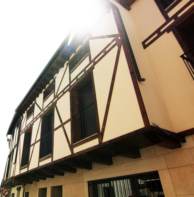 Hostal Yessy Candeleda Exterior foto